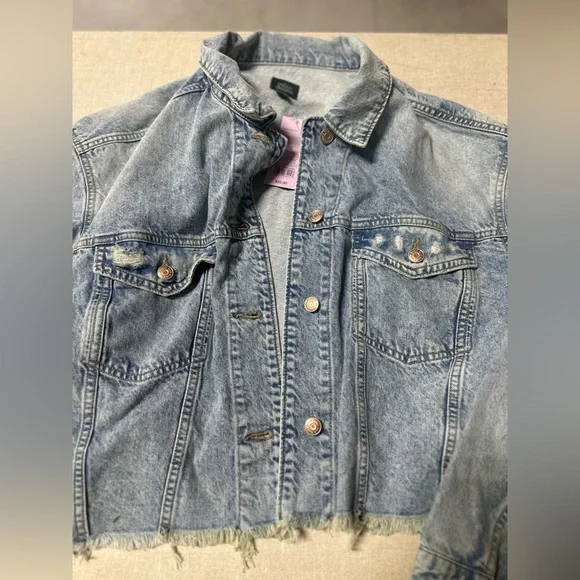 Women’s Wild Fable cropped denim trucker jacket Jean jacket - Picture 8 of 8